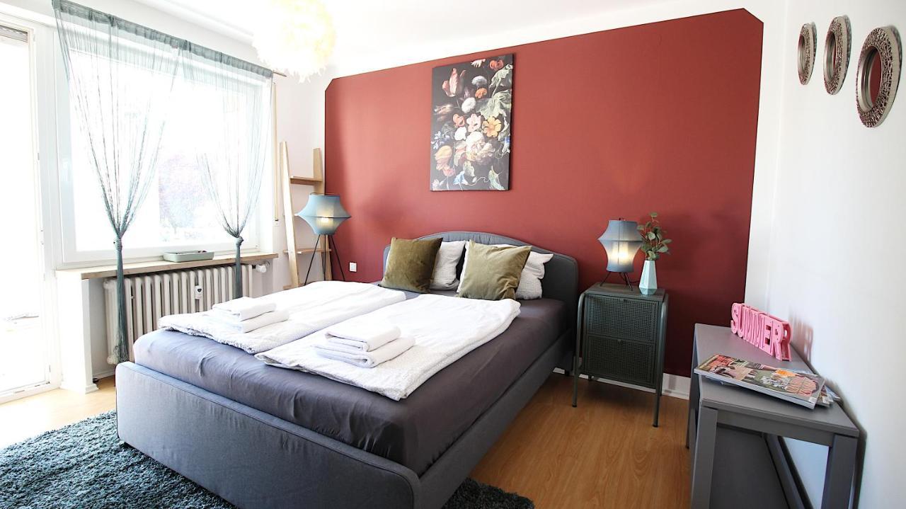 Apartment With Sunny Balcony, Near Main River *